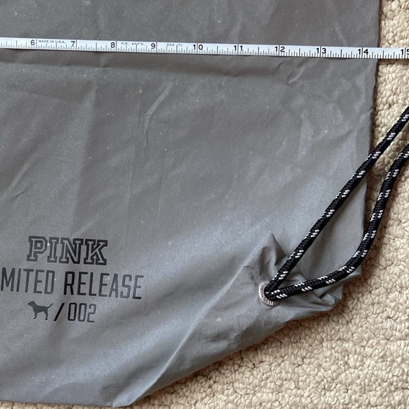 Victoria’s Secret PINK Reflective Silver Drawstring Bag - Picture 8 of 8